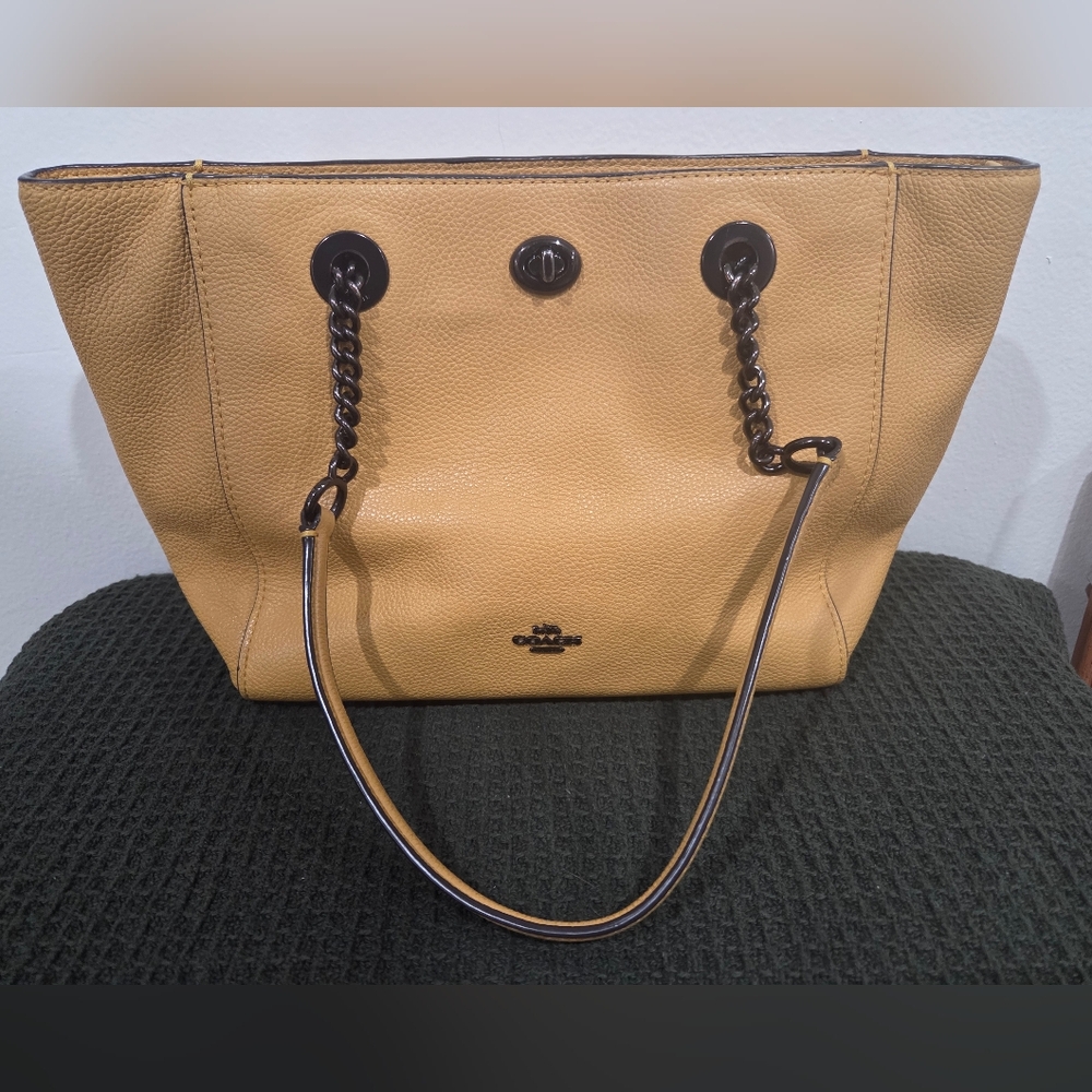 COACH Turnlock Chain Tote Shoulder Bag